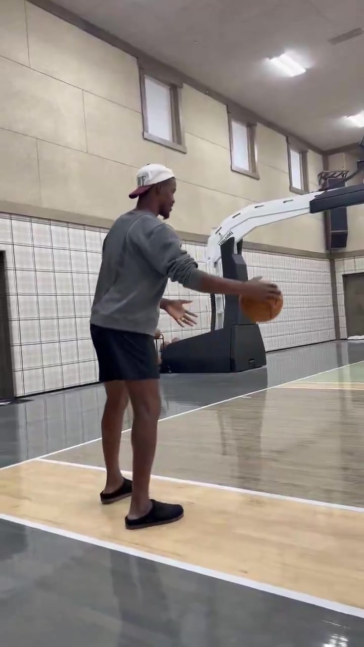 世界杯下载中心-恢复得这么好啊！受伤不足三个月 巴特勒已经开始试射三分了